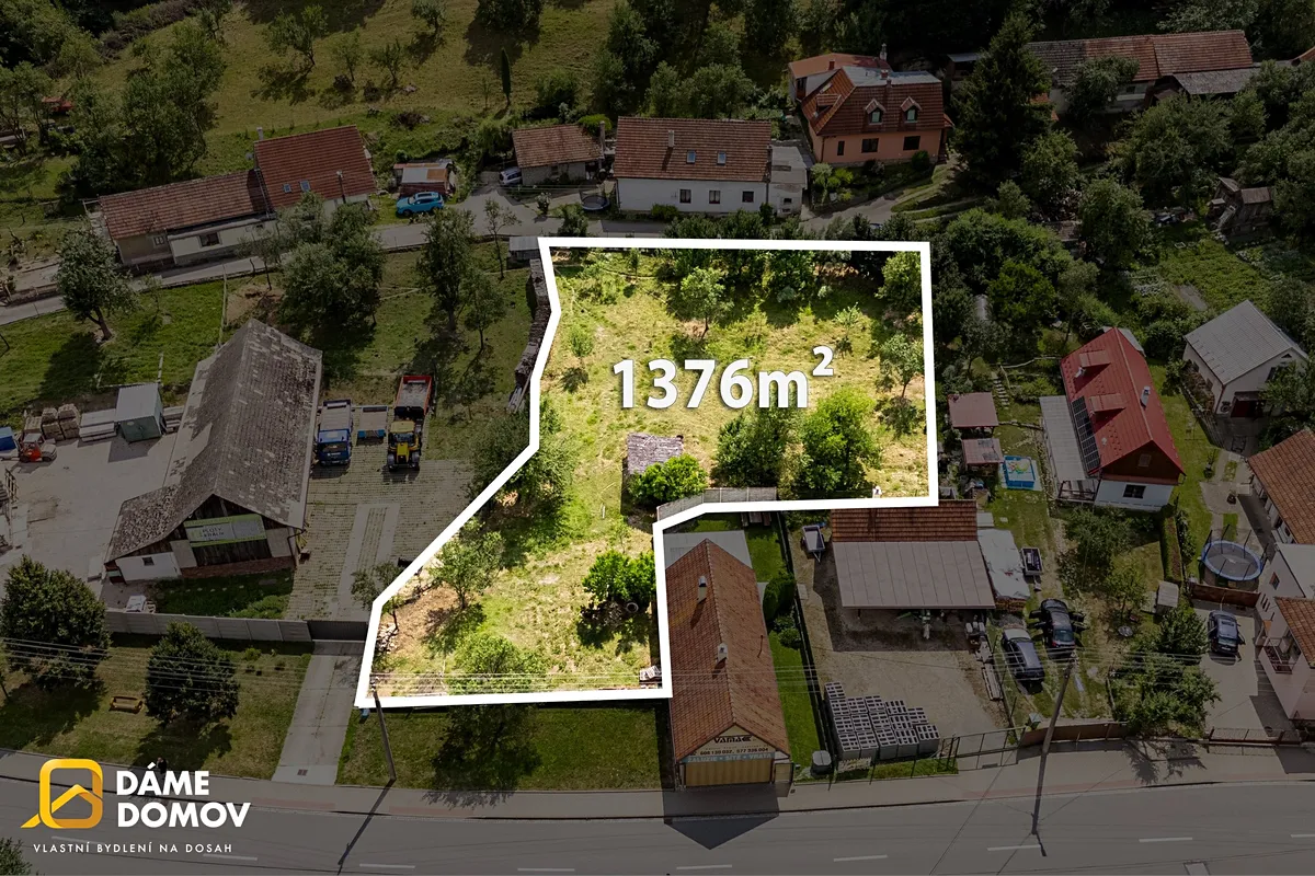 Prodej stavebního pozemku 1376 m²